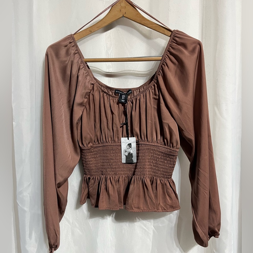 NWT-SINCERELY JULES Boat Neck Line Top, Long Sleeve with Elastic Waist.